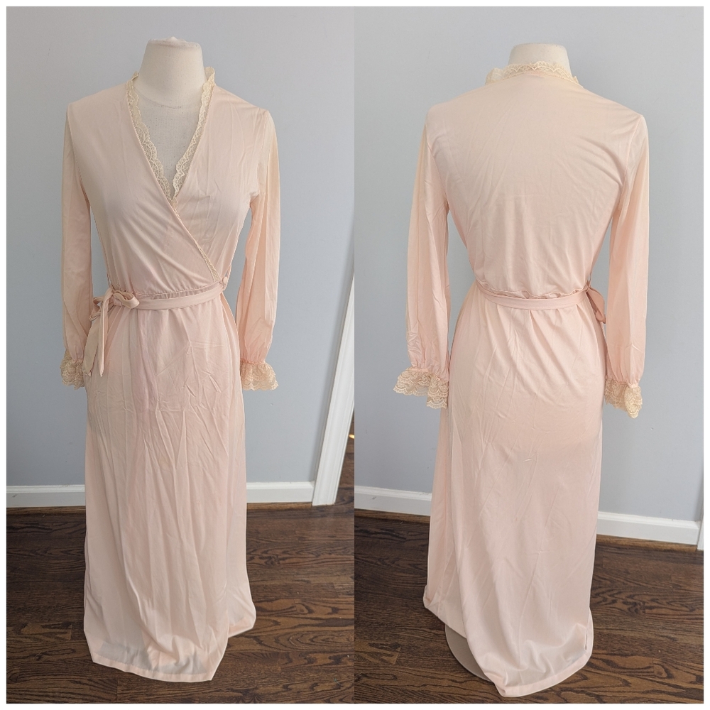 Vintage Women's Avon Light Pink Cream Lace Robe Size Petite